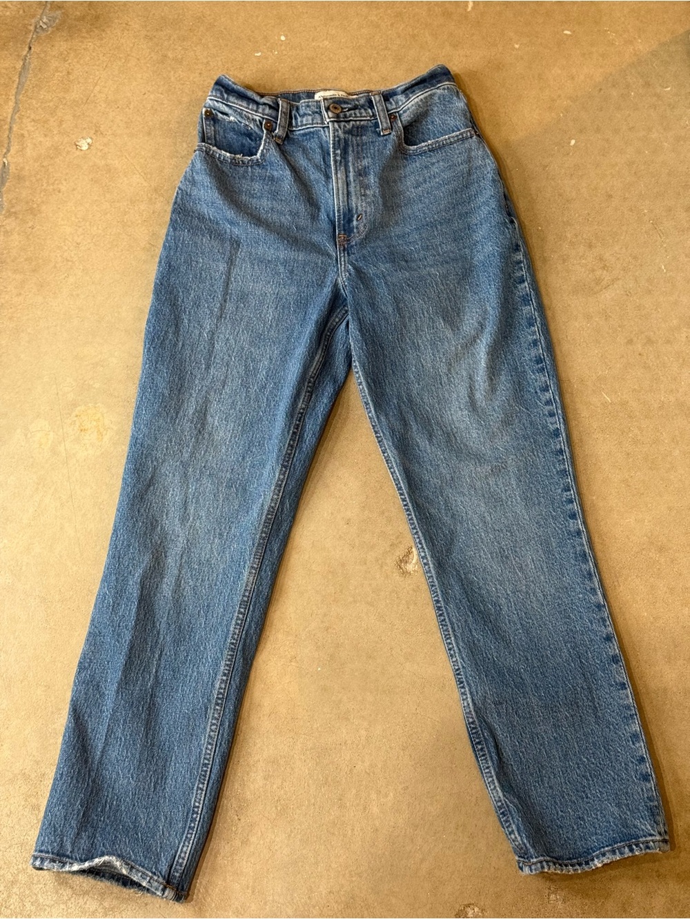 Abercrombie & Fitch 90’s Ultra High Rise Straight Short Length